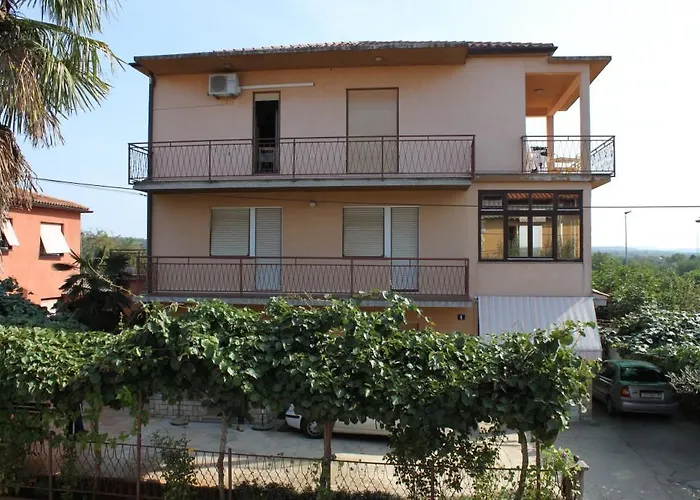 With A Parking Space - 7110